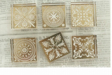 Con dấu mực nhựa trong hình vuông