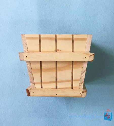 Chậu gỗ vuông vát bản dày có đai