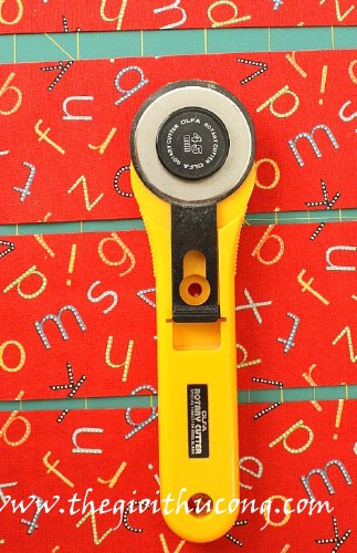 Dụng cụ cắt vải xoay tròn ( rotary cutter)