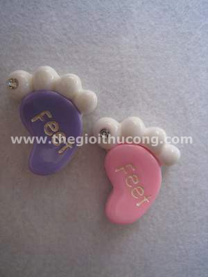 Chân nhựa đính cườm