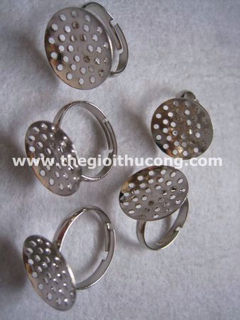 Đế nhẫn dùng gắn các phụ liệu làm nhẫn 