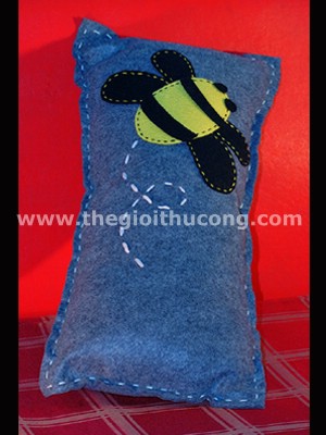 Gối chú ong vàng bằng vải nỉ