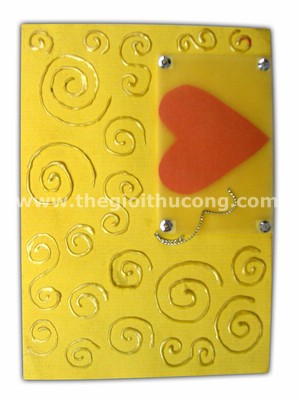 Thiệp vàng tim đỏ bên hông