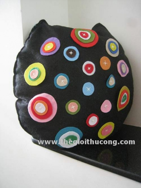 Gối tròn nhiều hoa văn