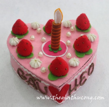 Bánh kem vải nỉ Gấu love Heo