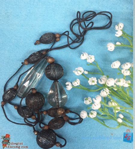 Hạt nhựa đen trong suốt