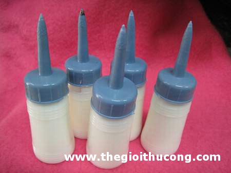 Keo trong PVA dán kim tuyến vẽ vải