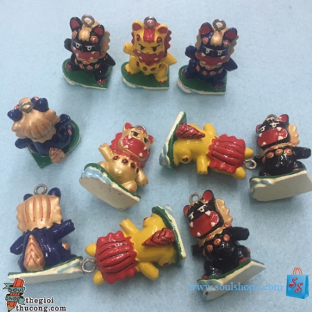 Lục lạc bằng sứ - M03: Con Lân lướt ván