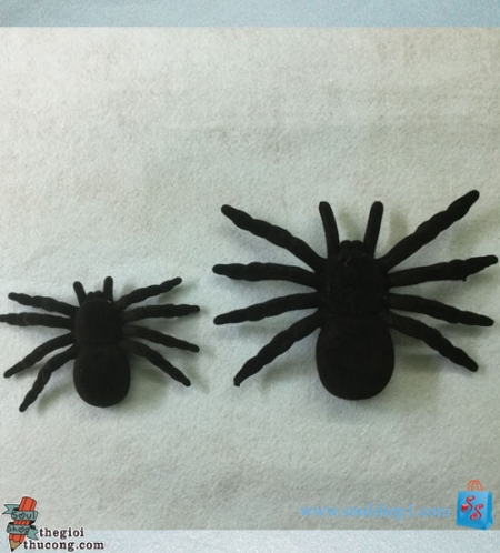 Con nhện Halloween