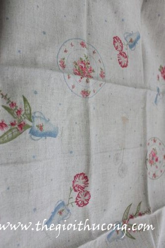 Vải vintage nền bố hoa đỏ
