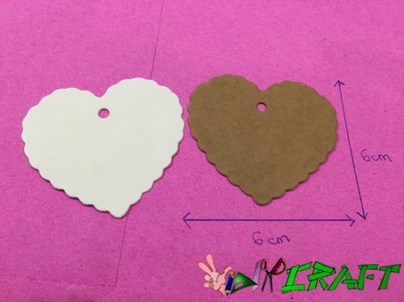 Tag trái tim giấy