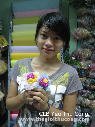 Những bông hoa làm từ thiện