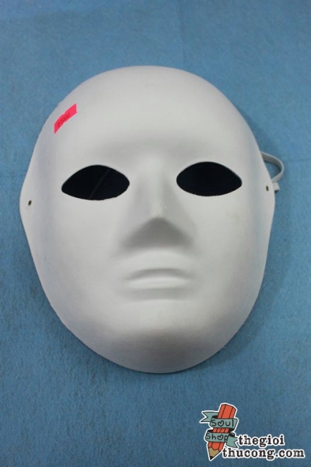 Mặt na mặt người trắng chưa trang trí