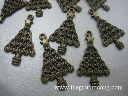 Mặt cây thông có lỗ