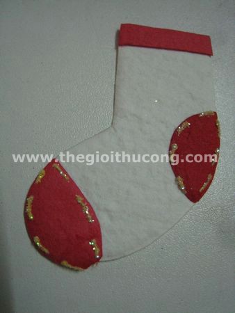 Chiếc giày giấy bồi