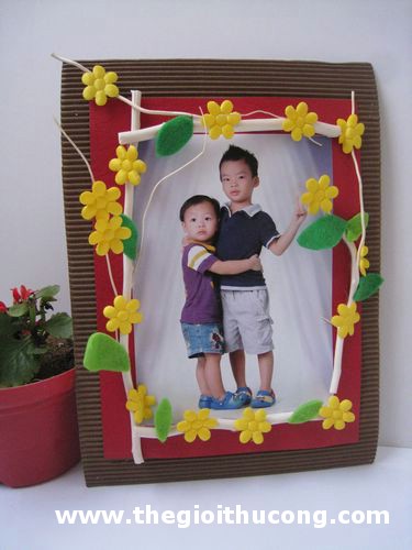 Khung ảnh mùa xuân ( làm khung ảnh từ giấy bìa)