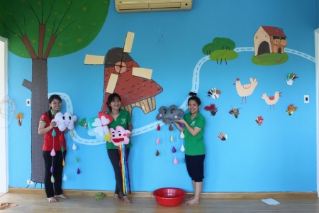 Trang trí đồ thủ công cho trường mầm non