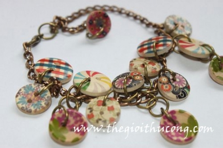 Vòng tay nút gỗ vintage