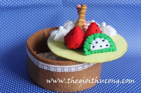 Bánh nỉ tròn có nắp K1